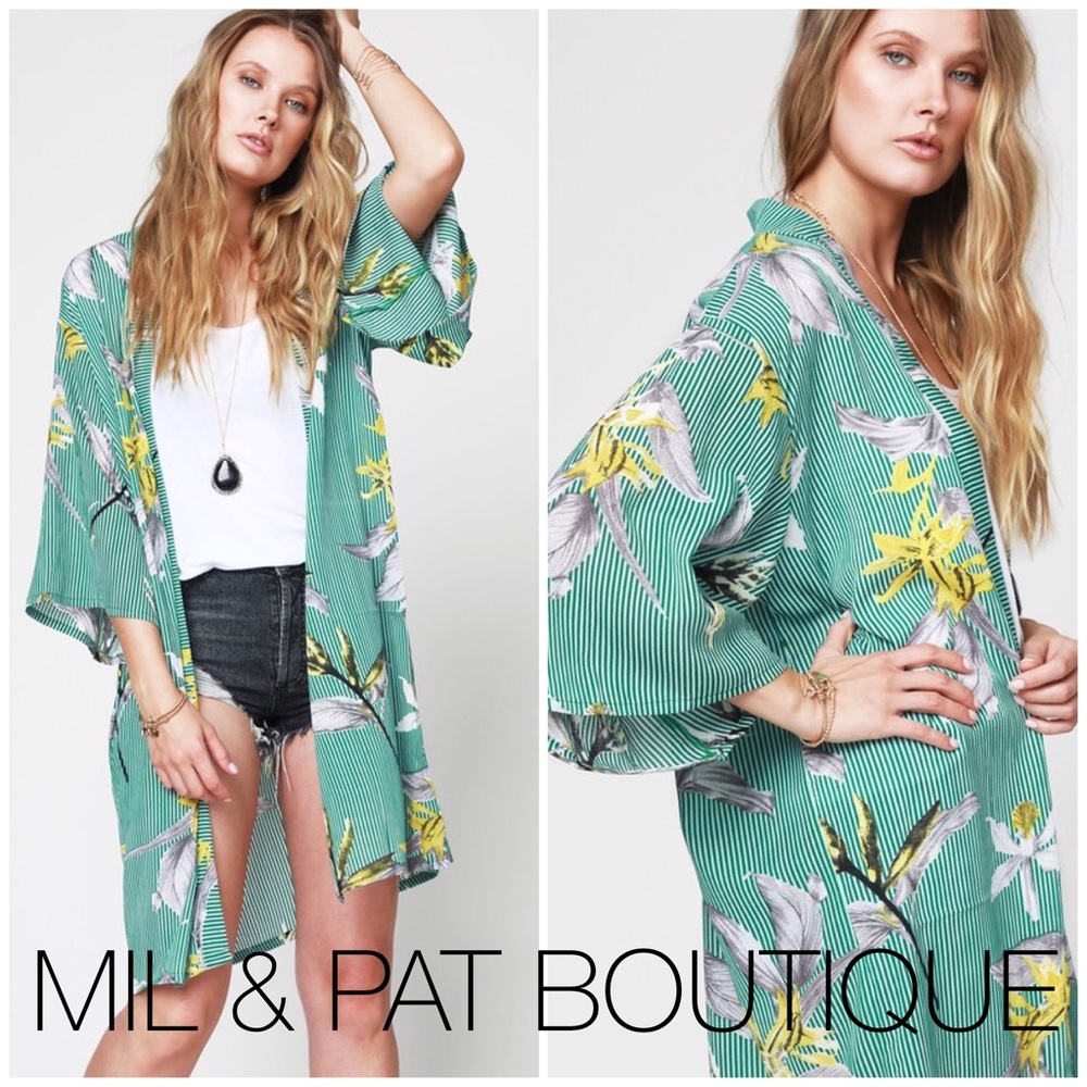 🆕FLORAL & STRIPE KIMONO